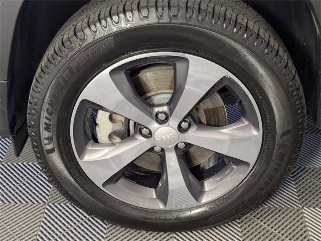 Used 2019 Jeep Cherokee Limited w/ Technology Group image 8