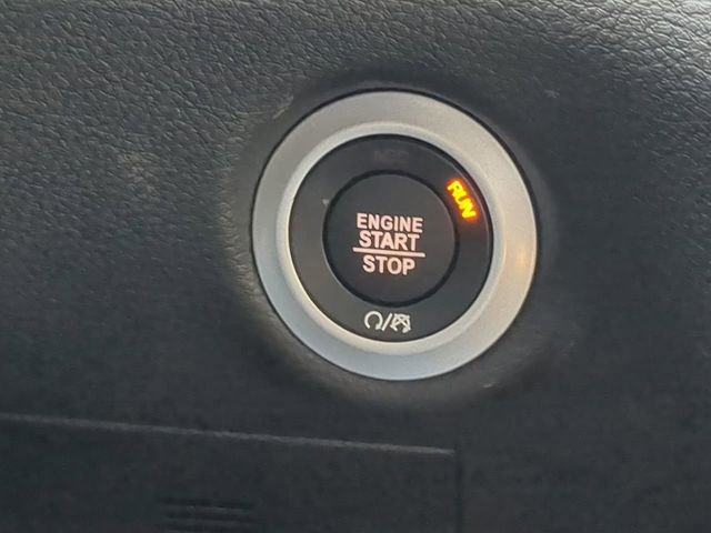 New 2025 Chrysler Pacifica Select image 30