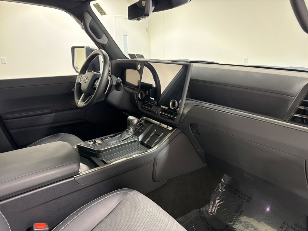 Used 2025 Lexus GX 550 w/ Accessory Package (2T) image 24