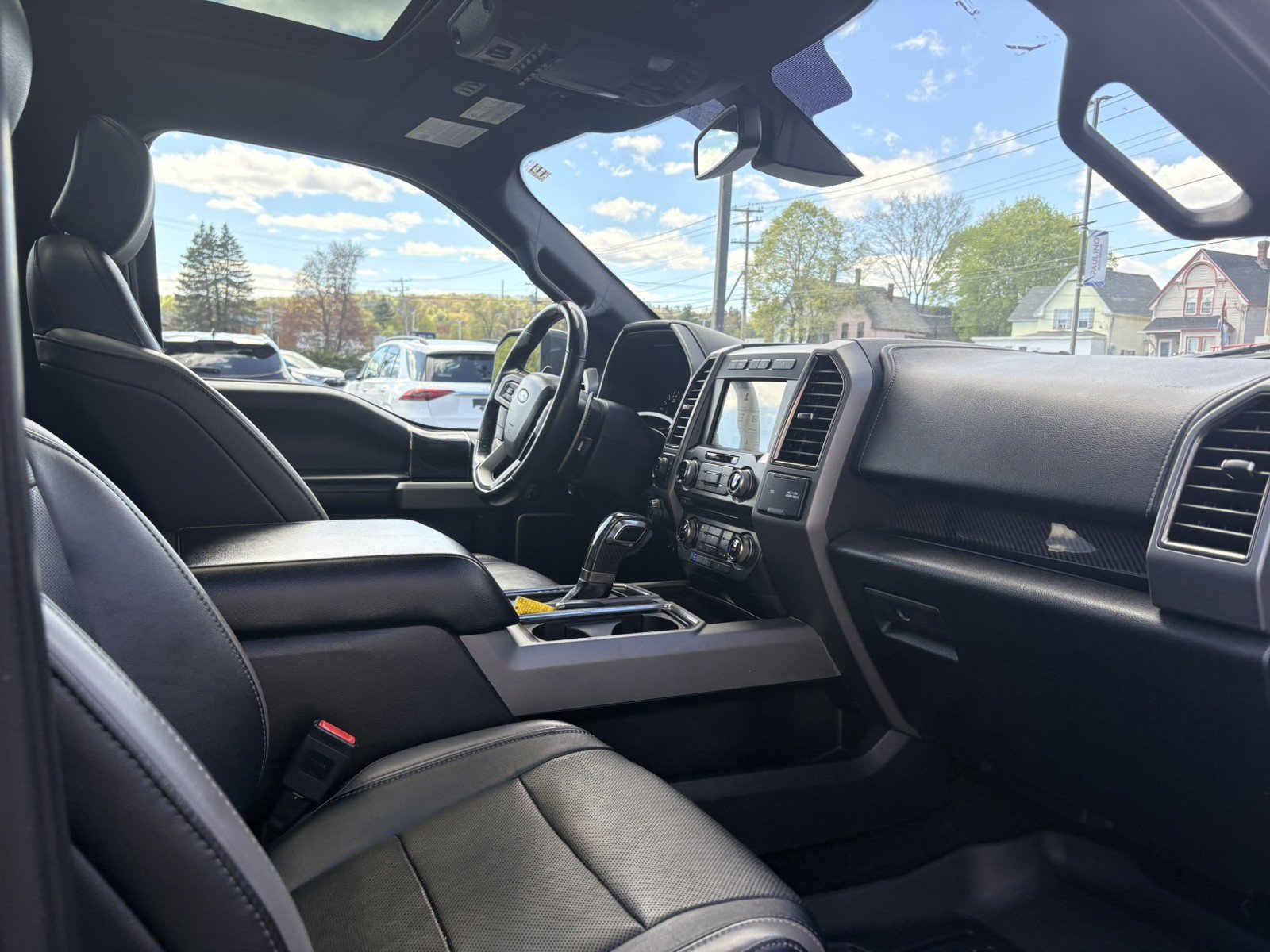 Used 2018 Ford F150 Raptor w/ Equipment Group 802A Luxury AWD/4WD image 24