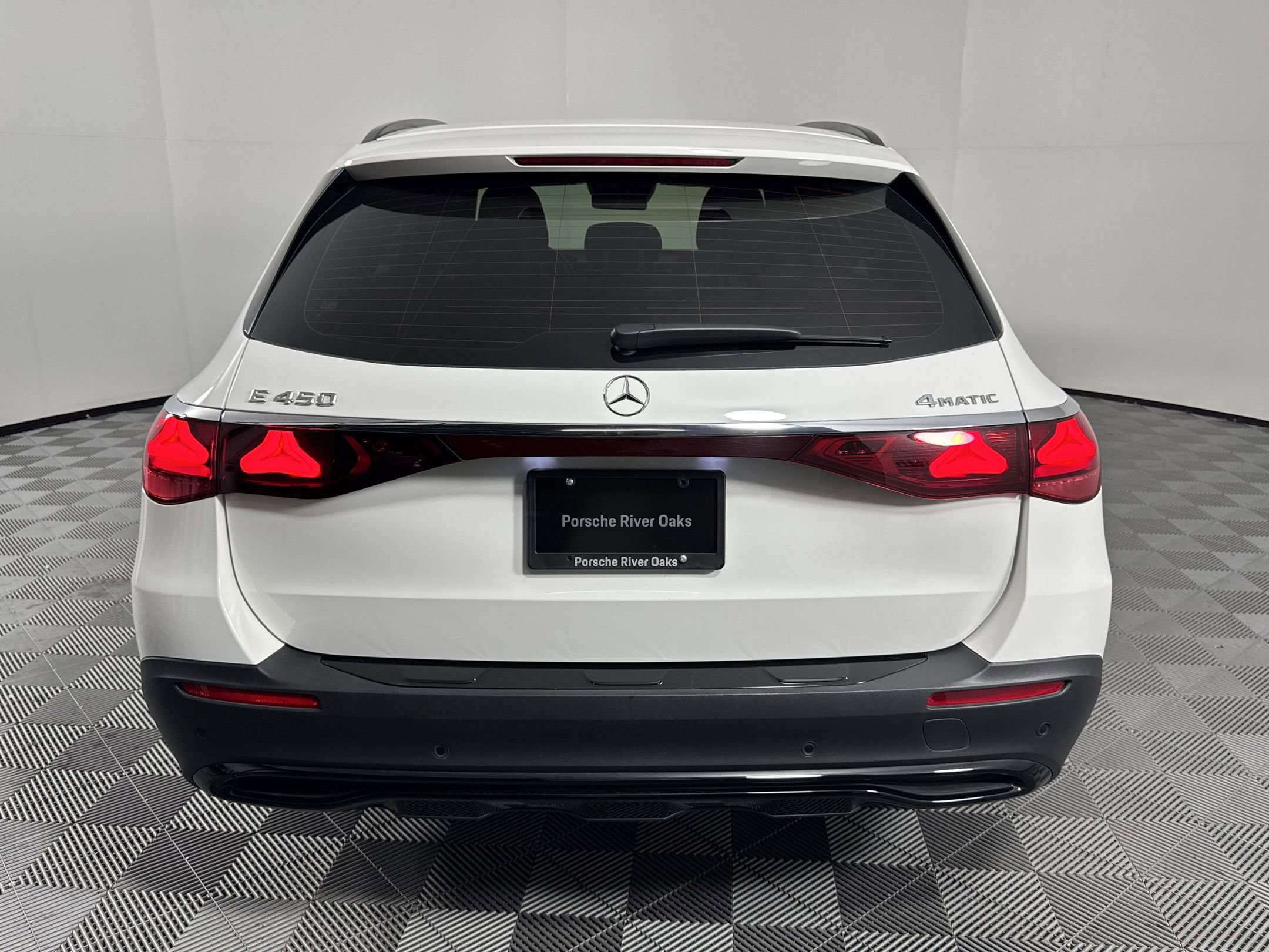 Used 2025 Mercedes-Benz E 450 4MATIC All-Terrain Wagon image 10