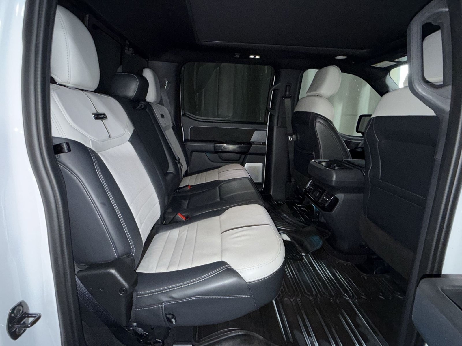 Used 2023 Ford F150 Lightning Platinum AWD/4WD image 29