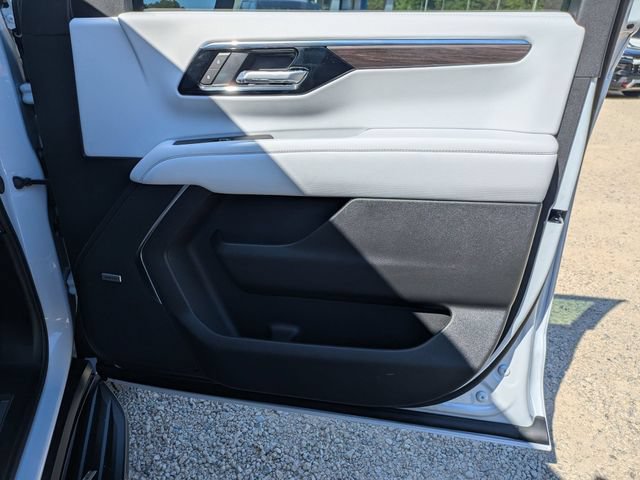 New 2026 Chevrolet Suburban Premier w/ Sun And Tow Package AWD/4WD image 39