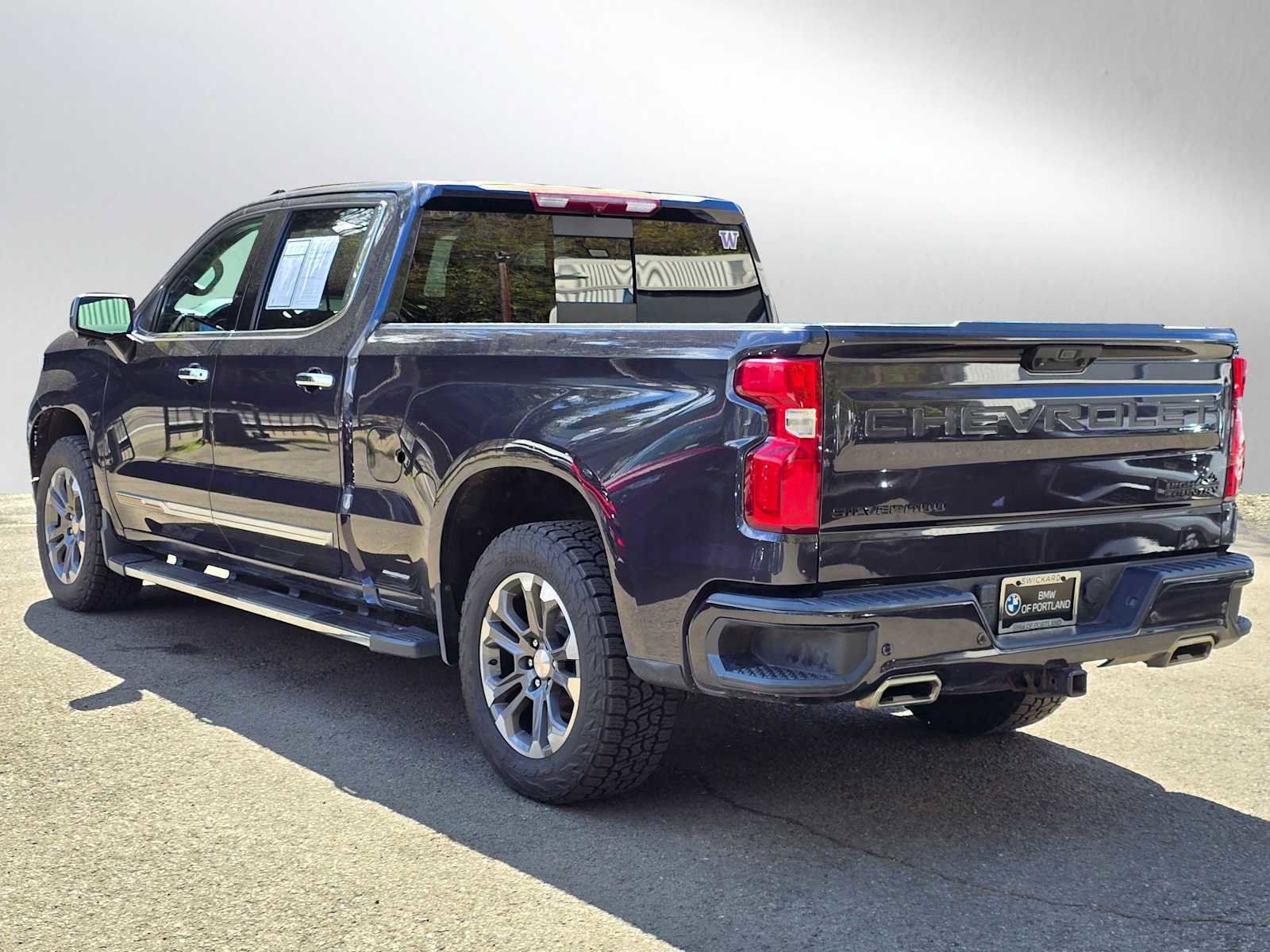 Used 2022 Chevrolet Silverado 1500 High Country w/ Max Trailering Package AWD/4WD image 5