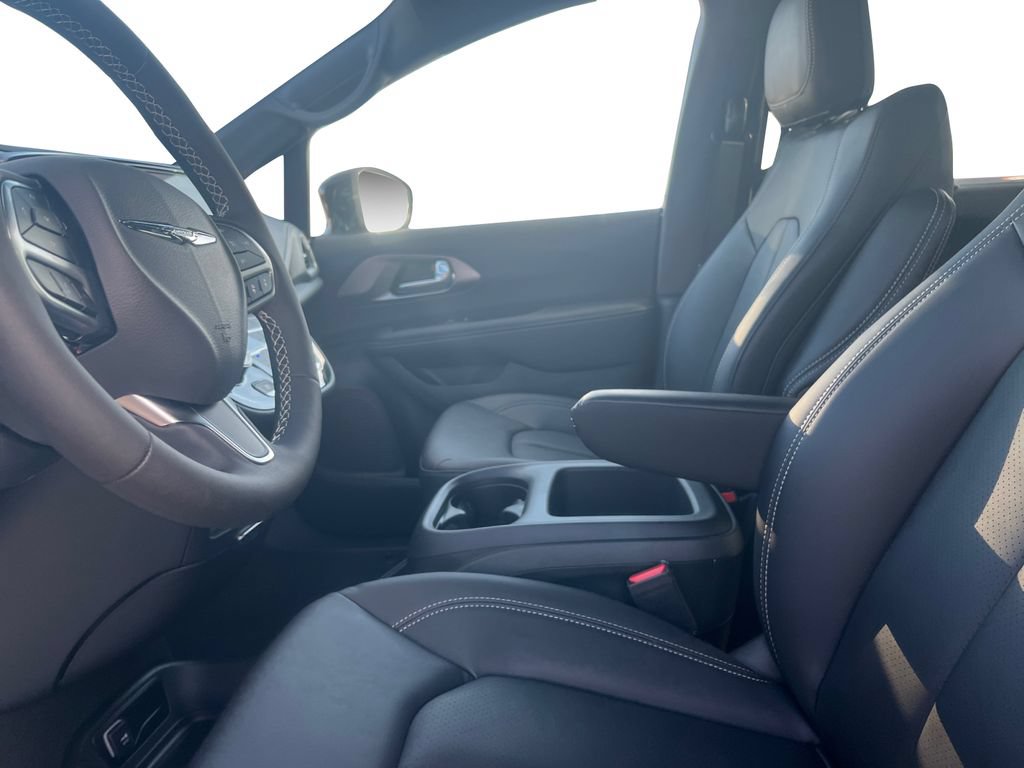 New 2026 Chrysler Pacifica Select FWD image 19
