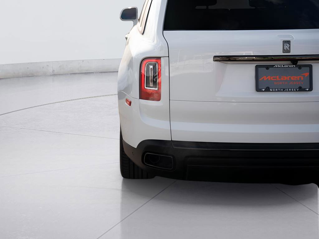 Used 2022 Rolls-Royce Cullinan Black Badge image 19