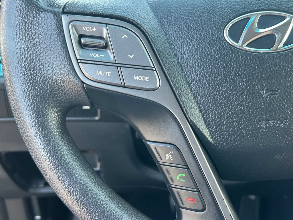 Used 2017 Hyundai Santa Fe SE w/ Cargo Package AWD/4WD image 19