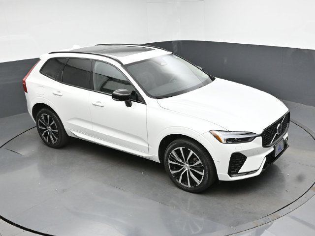 Used 2024 Volvo XC60 B5 Plus w/ Protection Package Premier AWD/4WD image 39