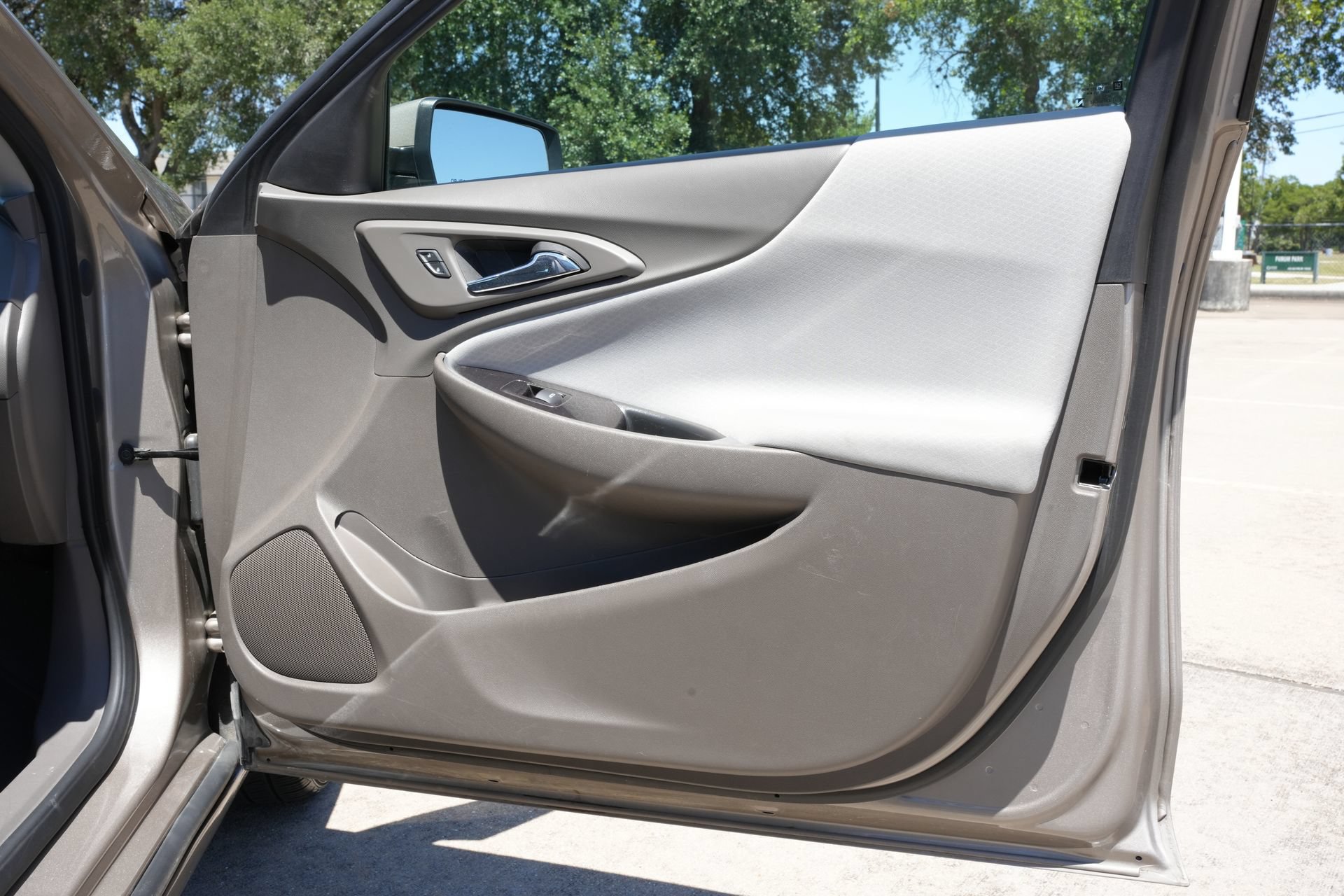 Used 2025 Chevrolet Malibu LT FWD image 27
