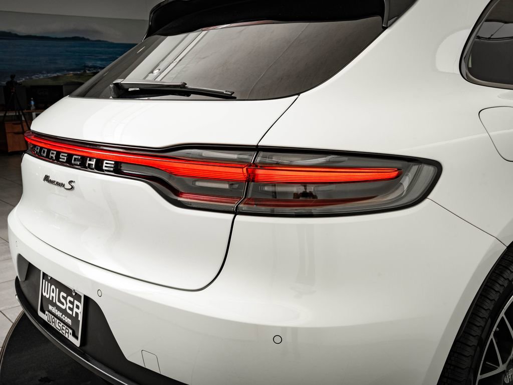 Certified 2021 Porsche Macan S AWD/4WD image 16