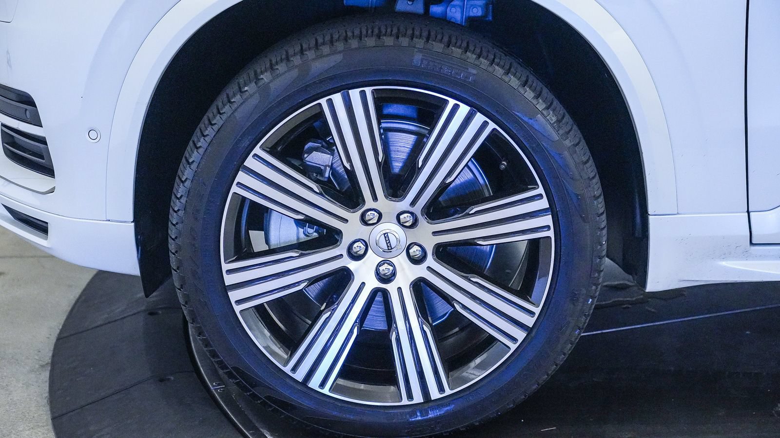 Certified 2024 Volvo XC90 T8 Plus w/ Protection Package Premier AWD/4WD image 10