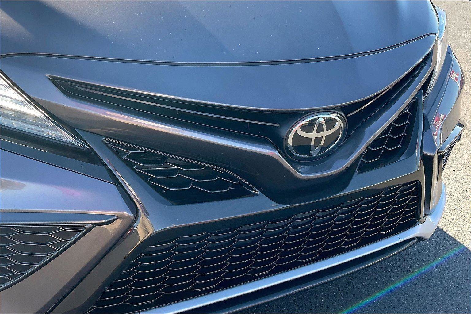 Used 2022 Toyota Camry XSE image 28