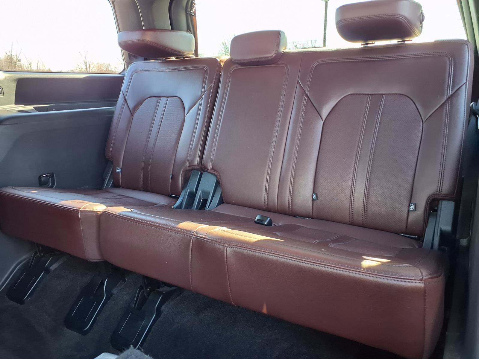 Used 2023 Ford Expedition Limited image 8