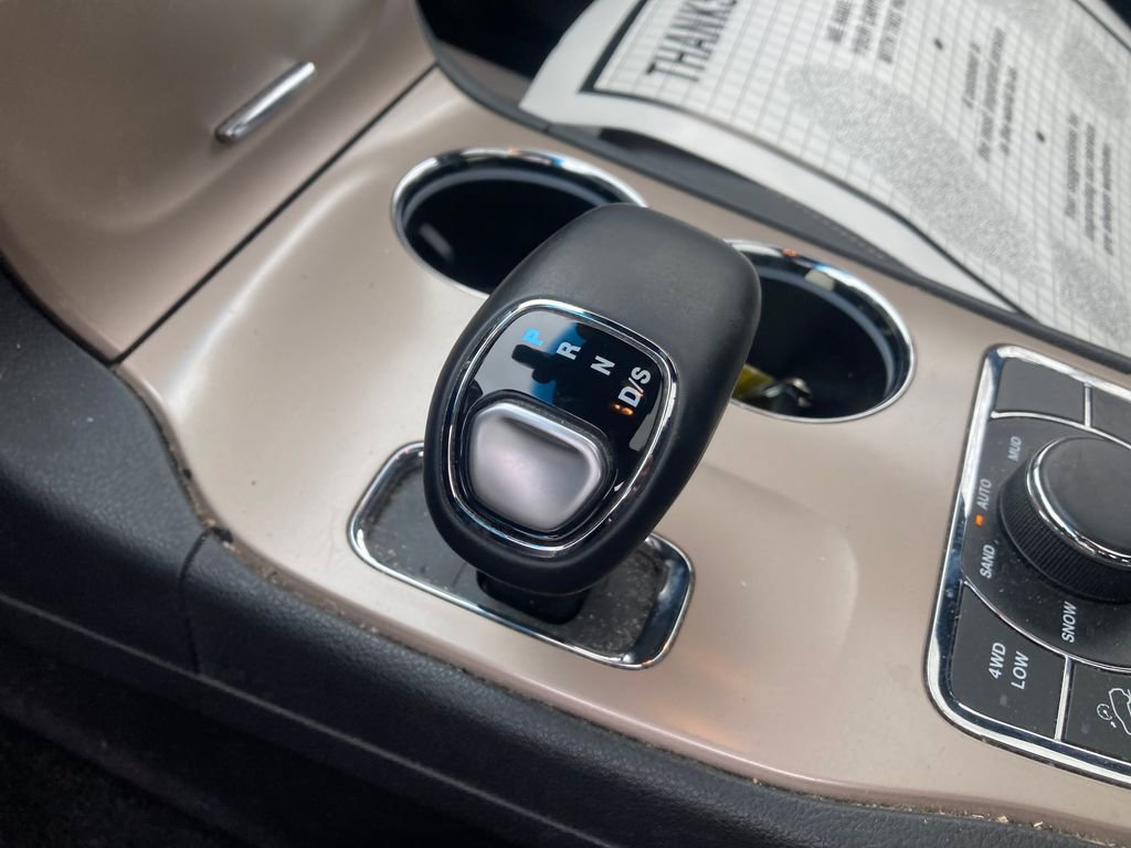 Used 2015 Jeep Grand Cherokee Limited image 28