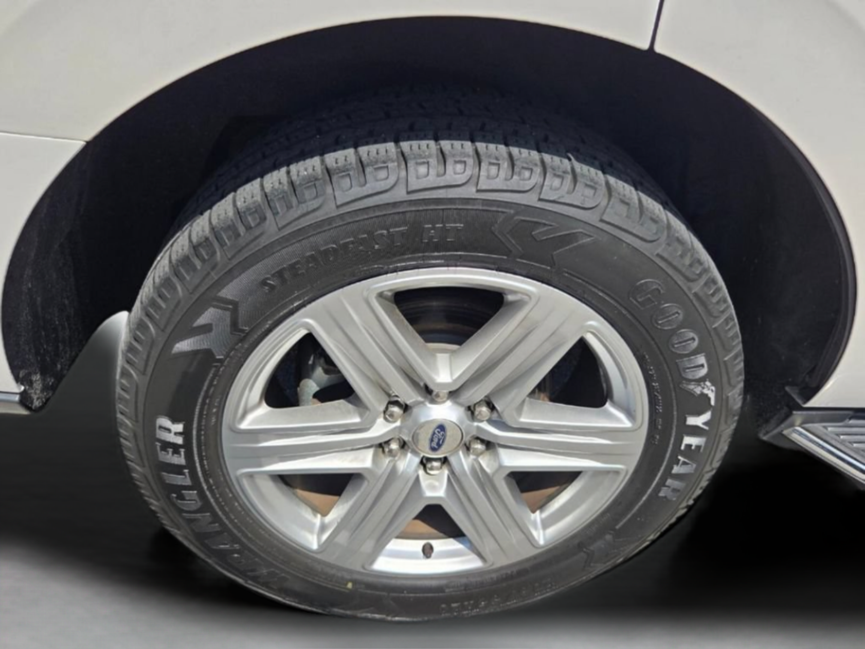 Used 2019 Ford Expedition XLT w/ Equipment Group 202A RWD image 20