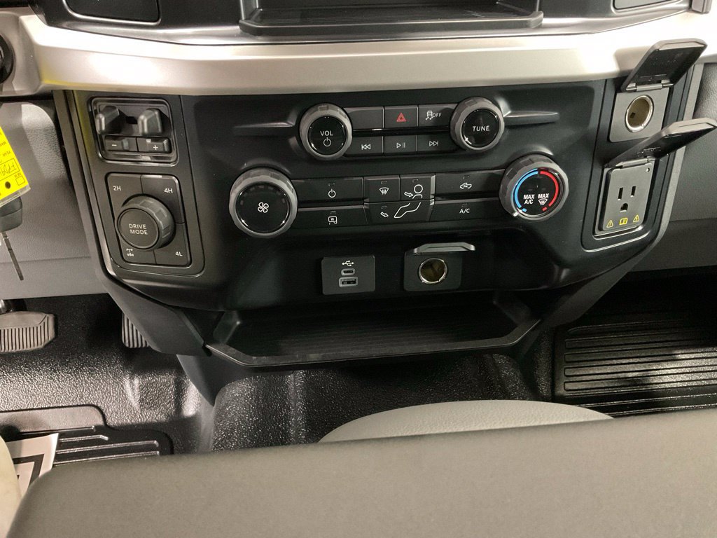 Used 2025 Ford F250 XL w/ FX4 Off-Road Package AWD/4WD image 19