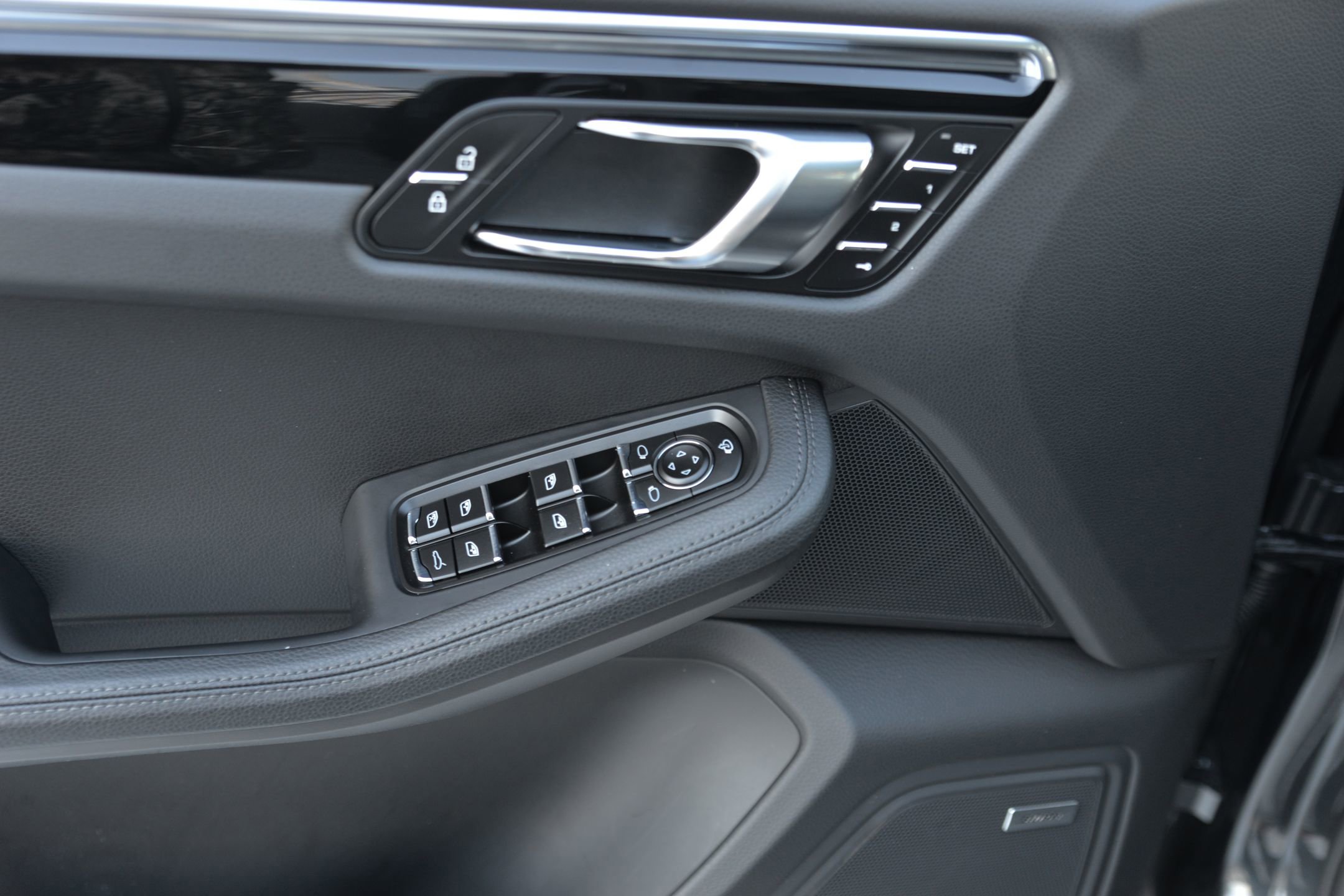 Certified 2025 Porsche Macan image 29