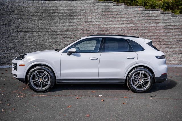 Used 2024 Porsche Cayenne image 10