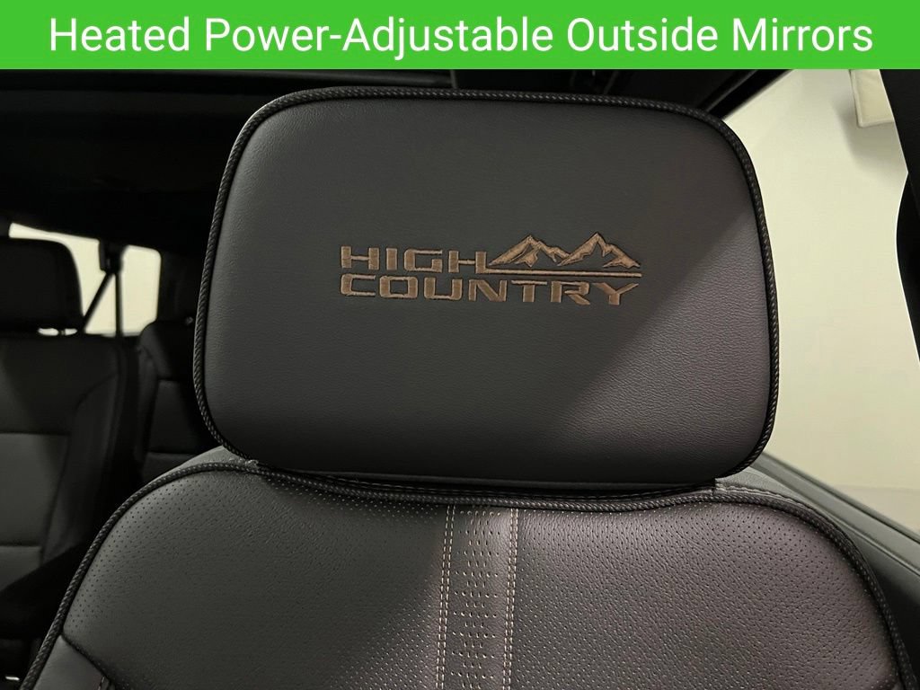Certified 2025 Chevrolet Suburban High Country AWD/4WD image 29