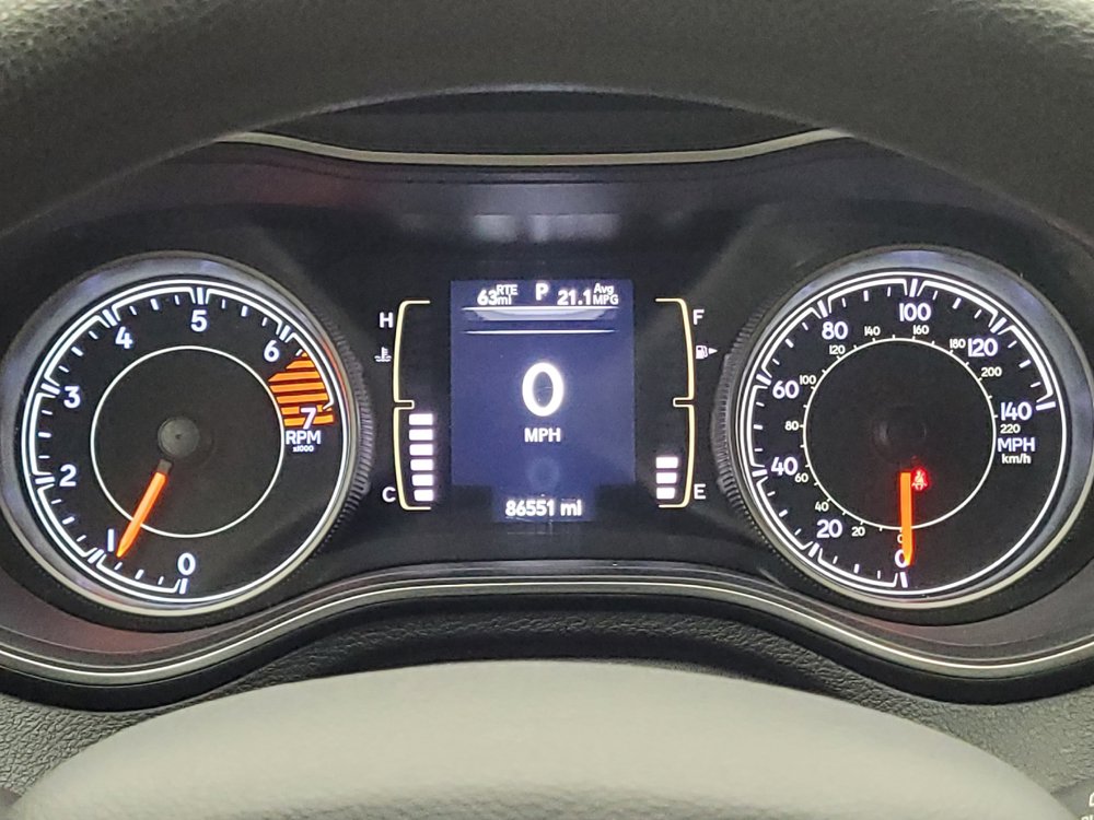 Used 2019 Jeep Cherokee Latitude w/ Popular Appearance Group AWD/4WD image 23