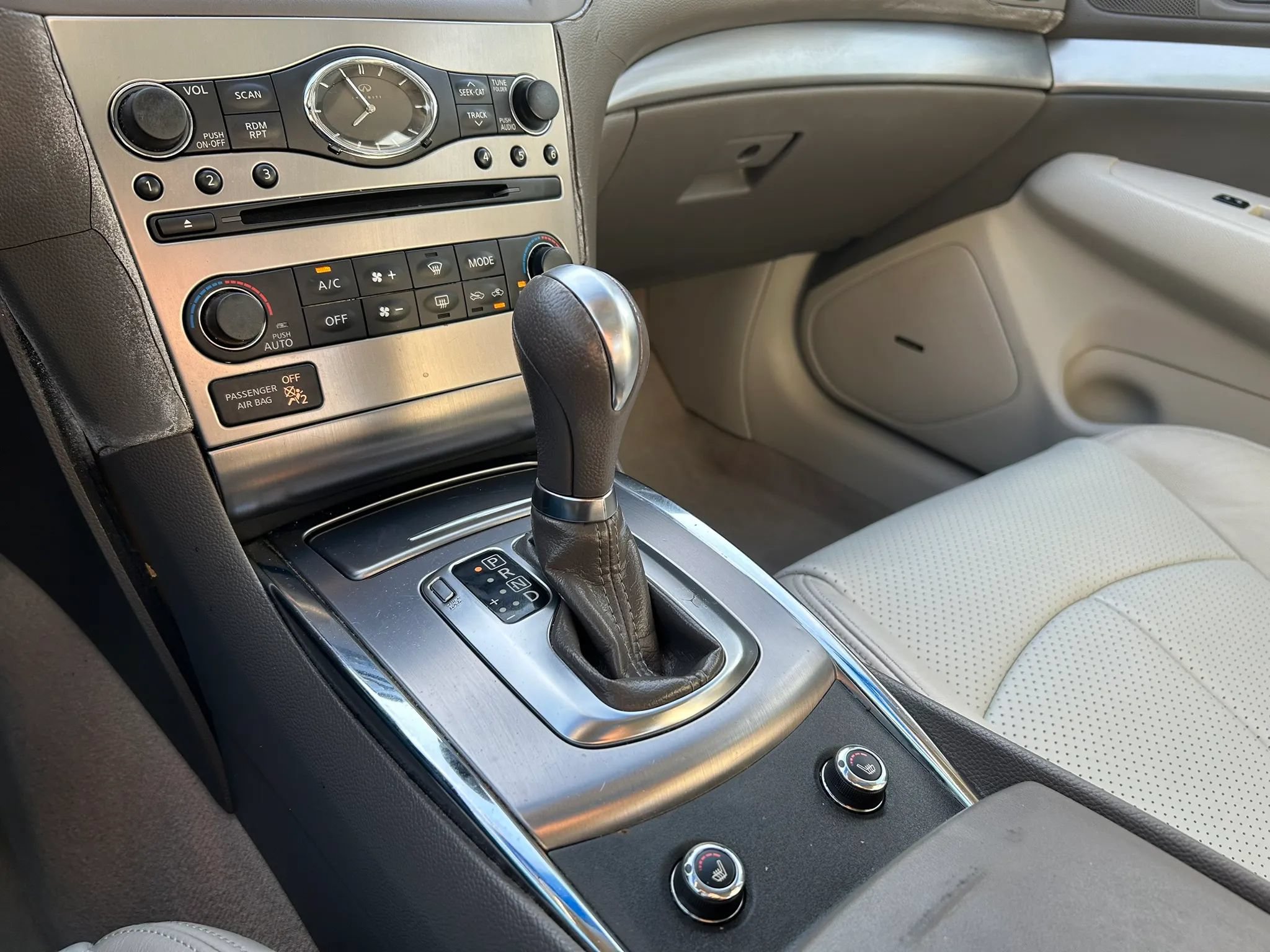 Used 2010 INFINITI G37 Journey w/ Premium Pkg RWD image 24