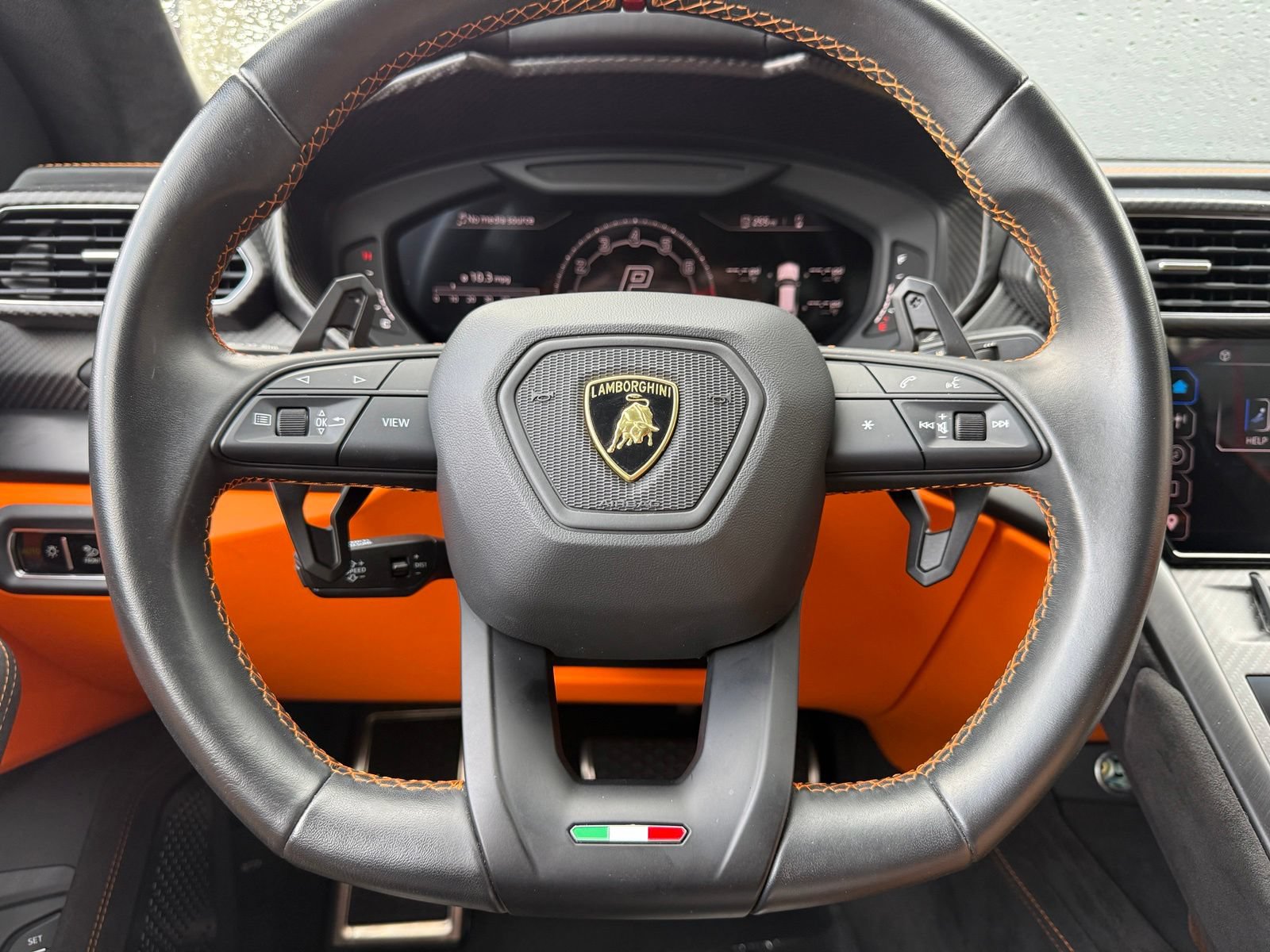Used 2023 Lamborghini Urus S AWD/4WD image 29