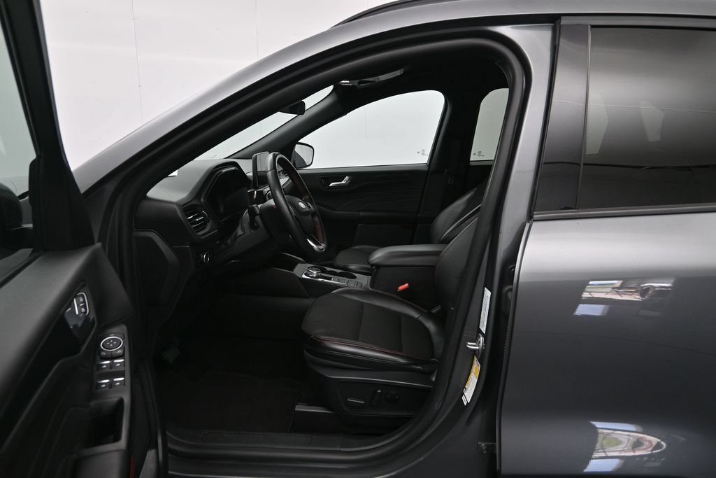 Used 2025 Ford Escape ST-Line Select AWD/4WD image 20
