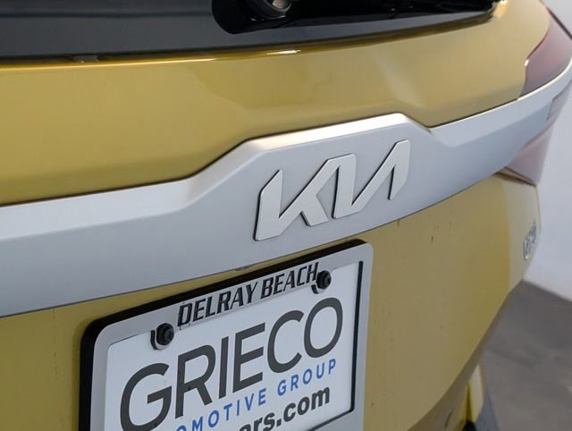 Used 2023 Kia Seltos S image 11