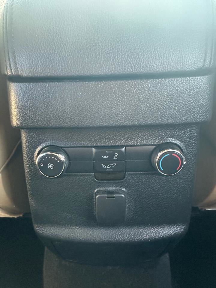 Used 2016 Ford Explorer XLT w/ Equipment Group 202A AWD/4WD image 31