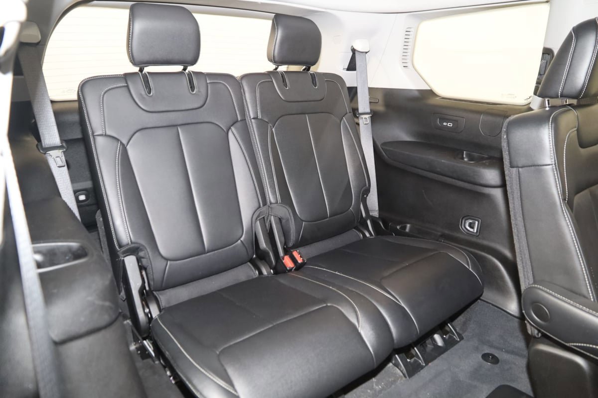 Used 2023 Jeep Grand Cherokee L Limited AWD/4WD image 14
