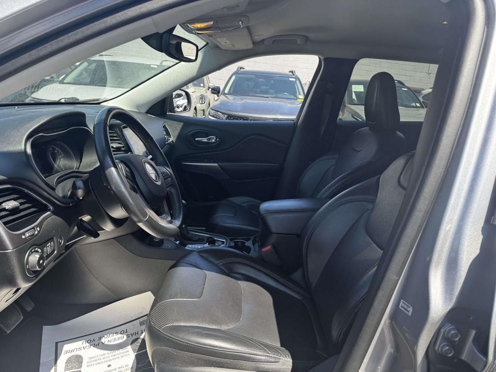 Used 2019 Jeep Cherokee Limited AWD/4WD image 17