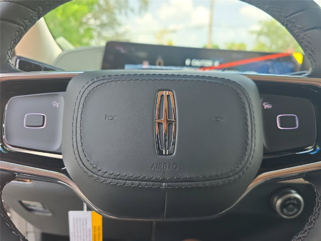New 2027 Lincoln Navigator Premiere RWD image 23