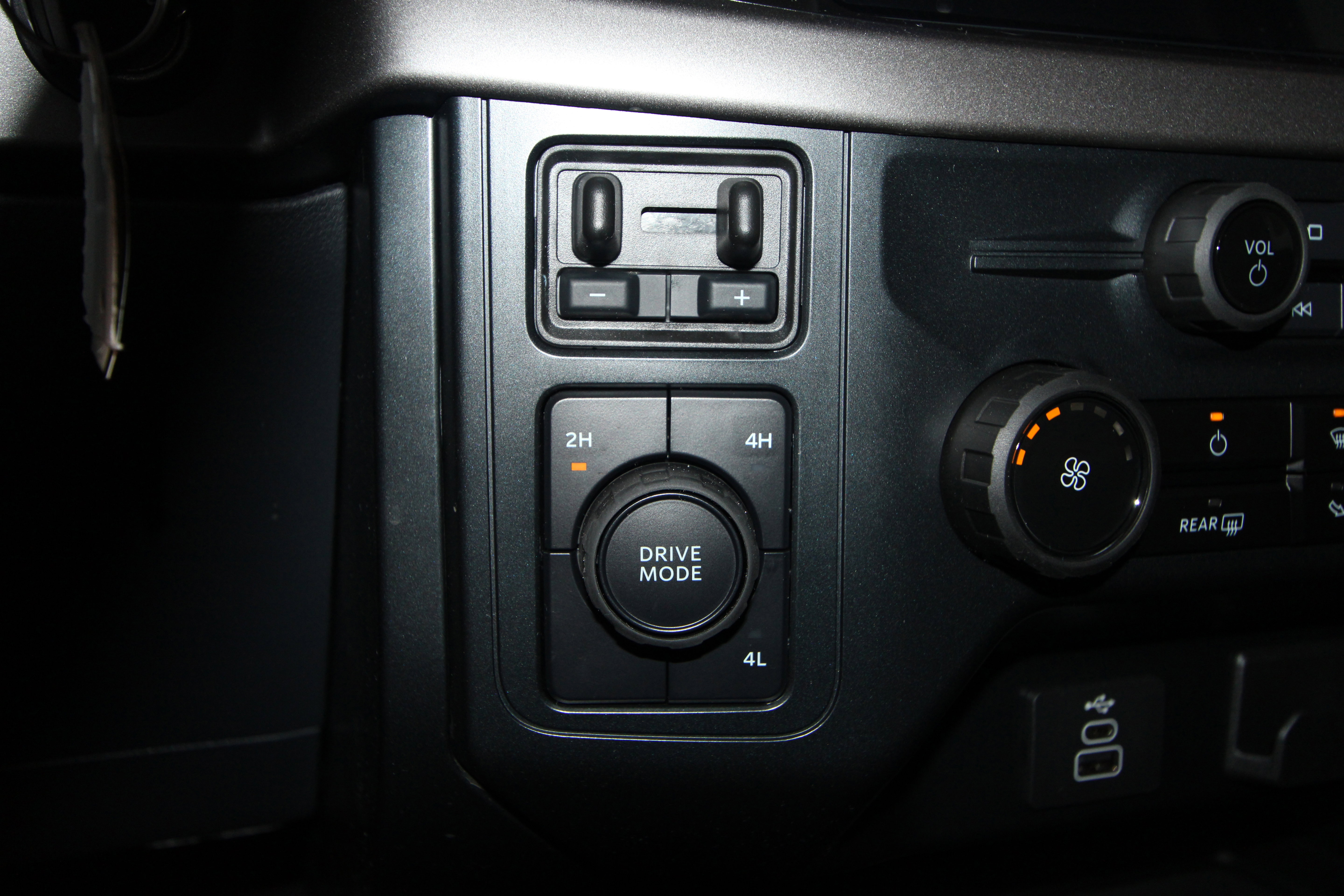 New 2025 Ford F150 XL w/ Equipment Group 103A High image 14