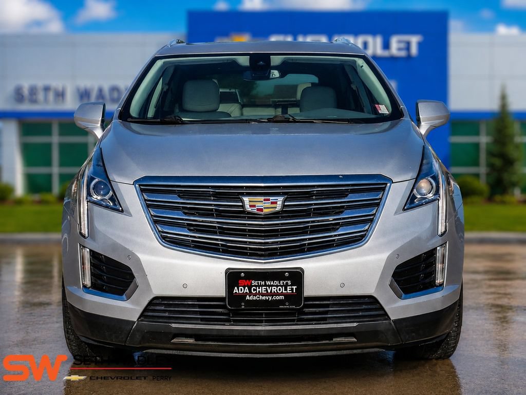 Used 2017 Cadillac XT5 Luxury w/ Driver Awareness Package FWD image 2