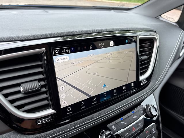 New 2027 Chrysler Pacifica Select w/ Family Tech Group FWD image 22