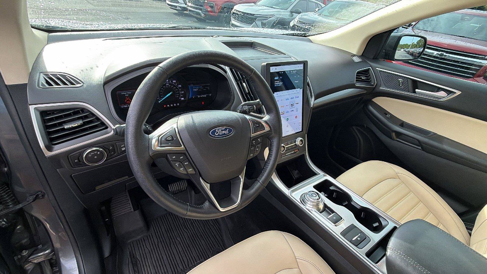 Used 2023 Ford Edge SEL w/ Convenience Package AWD/4WD image 3