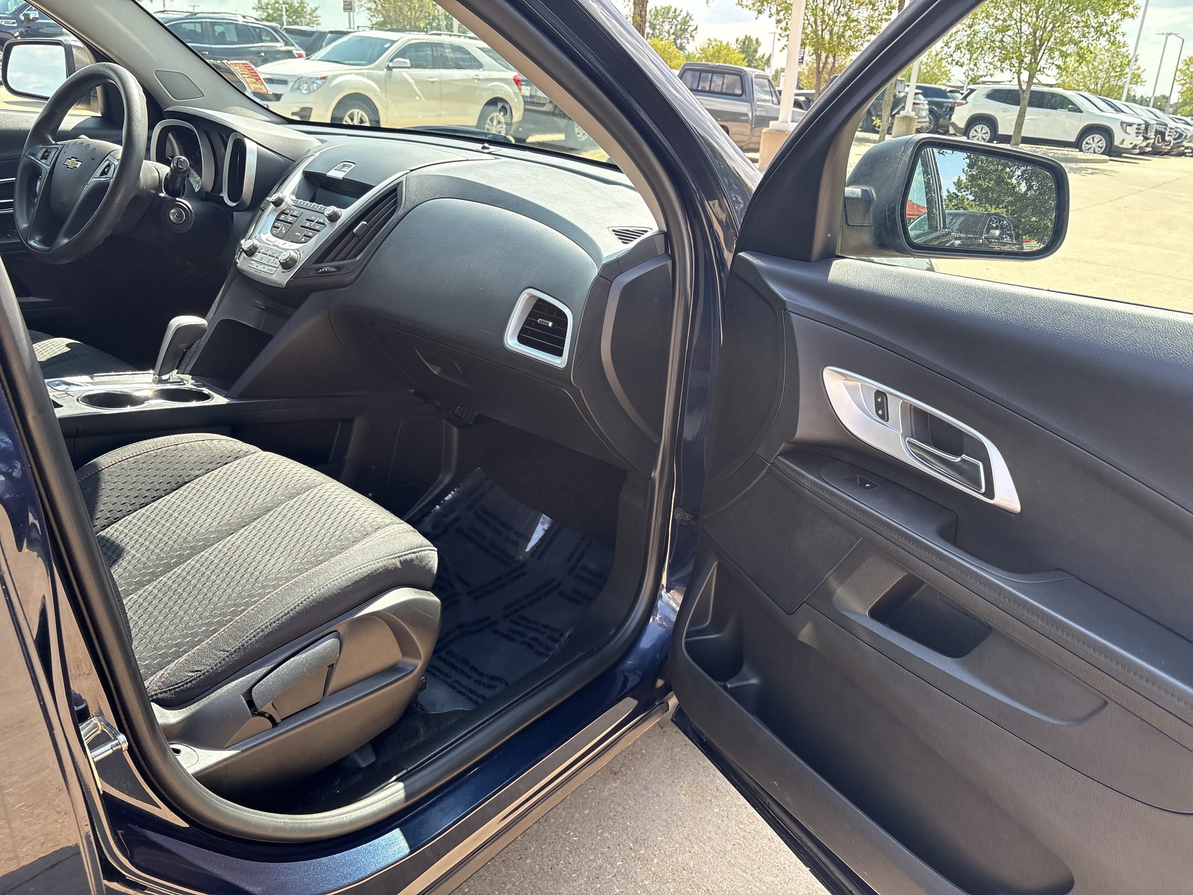 Used 2015 Chevrolet Equinox LS FWD image 14