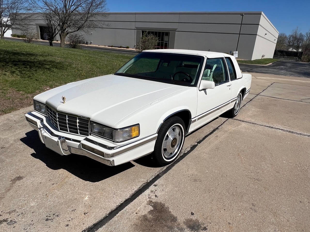 Used 1991 Cadillac De Ville Coupe FWD image 2