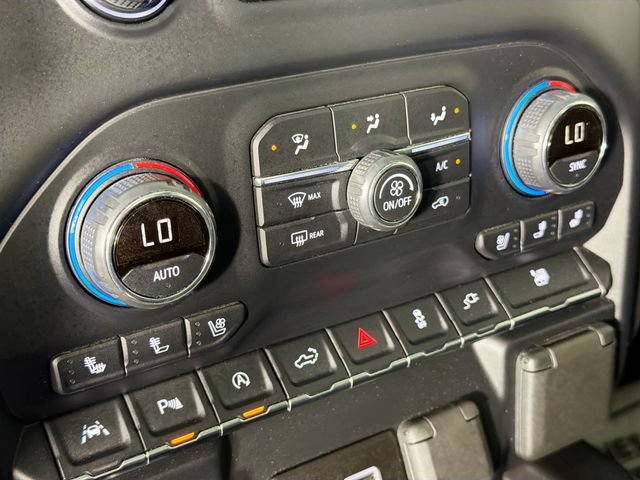 Used 2019 Chevrolet Silverado 1500 High Country w/ Technology Package AWD/4WD image 16
