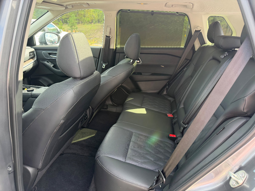 Used 2026 Nissan Rogue Platinum w/ Platinum Premium Package AWD/4WD image 14