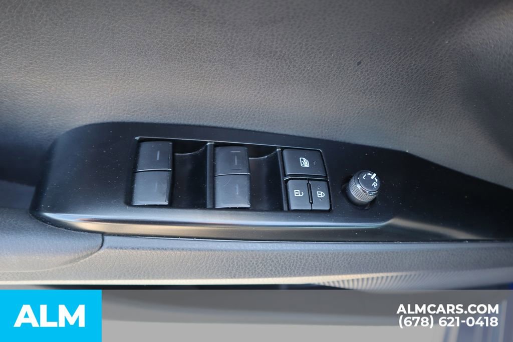 Used 2025 Toyota Camry SE image 16