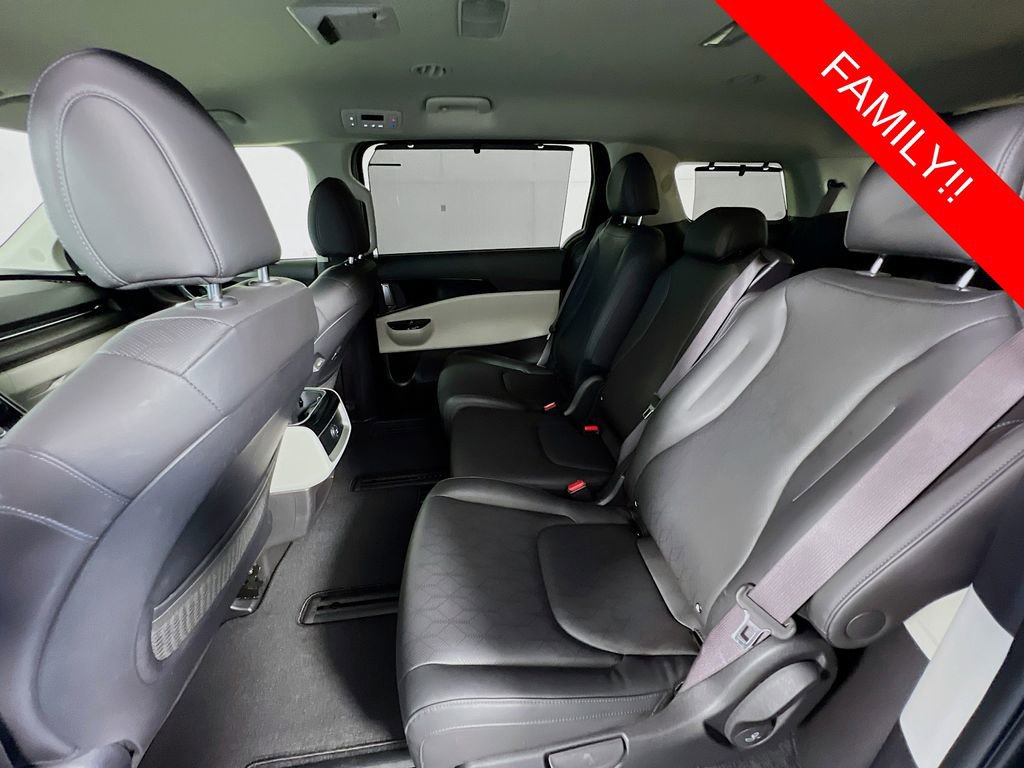 Certified 2024 Kia Carnival EX image 25