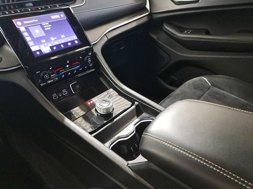 Certified 2024 Jeep Grand Cherokee Altitude AWD/4WD image 21