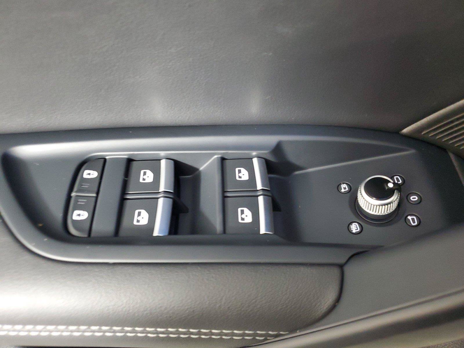 Used 2023 Audi SQ5 Prestige AWD/4WD image 19