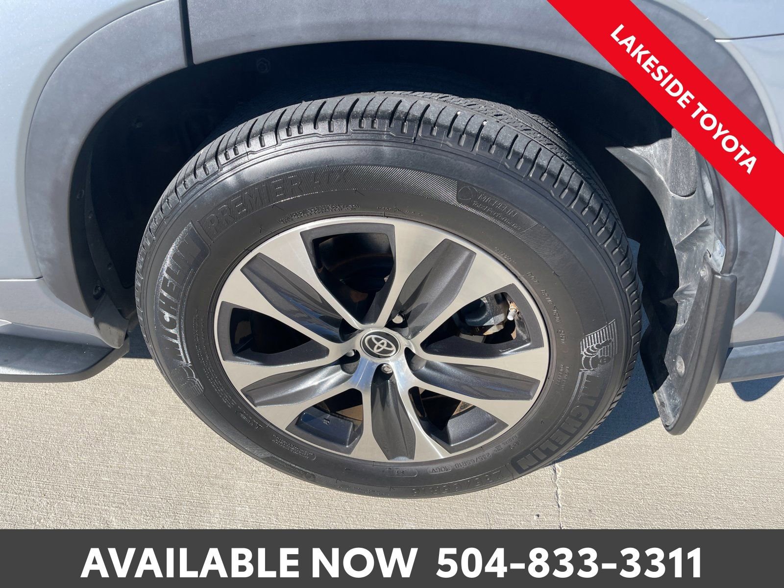 Used 2021 Toyota Highlander XLE image 11