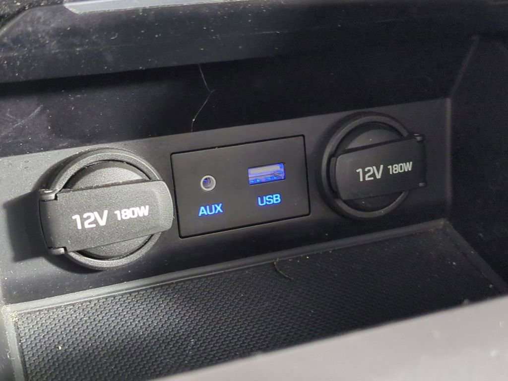 Used 2017 Hyundai Elantra SE image 22