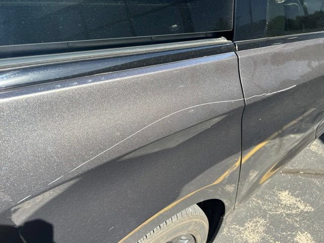 Used 2019 Chrysler Pacifica Limited w/ Advanced Safetytec Group FWD image 7