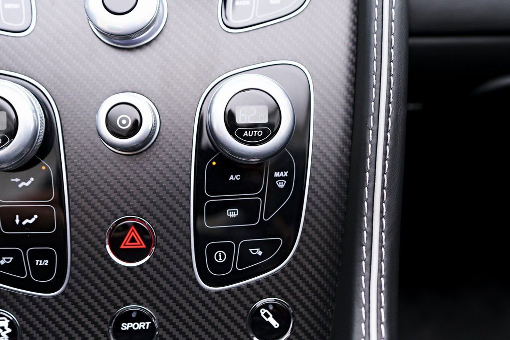 Used 2016 Aston Martin DB9 GT RWD image 89