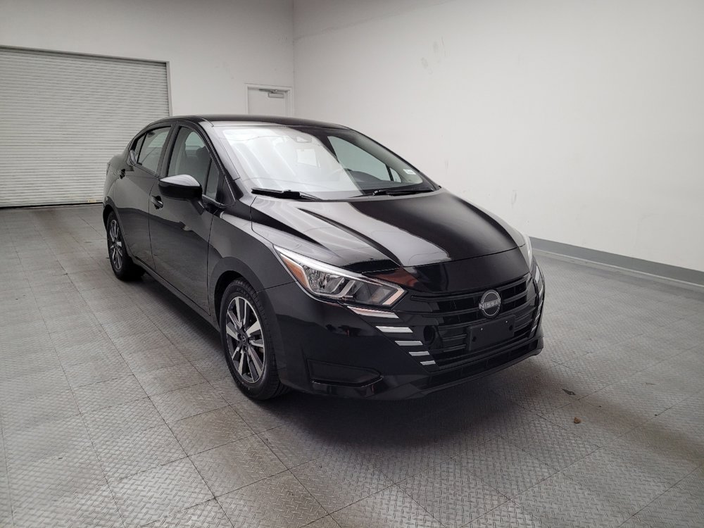 Used 2023 Nissan Versa SV image 14