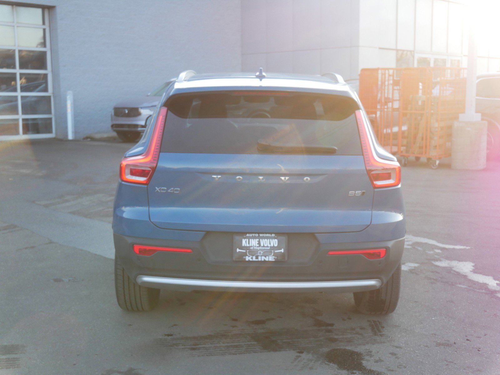 Used 2025 Volvo XC40 B5 Plus image 6